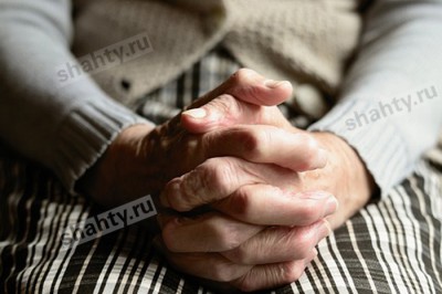 Отдала мошенникам 60 тысяч рублей женщина из г. Шахты, поверив, что дочь попала в ДТП