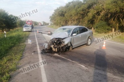 Погиб человек, четверо получили ранения из-за неудачного обгона в Ростовской области