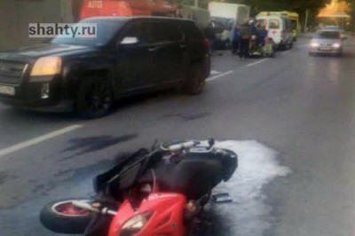 Погиб водитель скутера, врезавшись в припаркованную «Газель» в Ростове