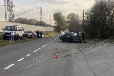 Пострадали водители: столкнулись иномарки в поселке Каменоломни