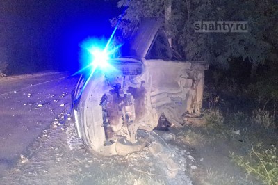 В Шахтах разбился насмерть 39-летний водитель, влетев на иномарке в столб ЛЭП