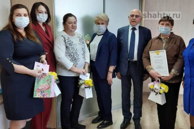 В Шахтах наградили врачей Детской городской больницы
