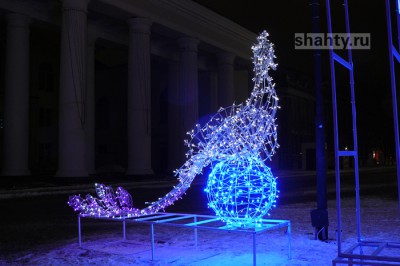 В Шахтах объявили конкурс на лучшее новогоднее оформление фасадов зданий