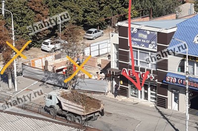 В центре г. Шахты спилили два каштана: на Советской все меньше тени