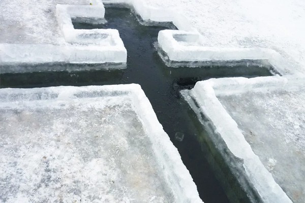 Назвали время купания в г. Шахты в «иордани» на пруду 20 лет РККА на Крещение Господне