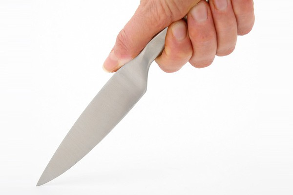 Пьяный подросток зарезал человека и ранил второго на улице в Белой Калитве