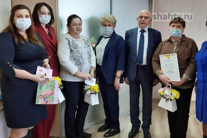 В Шахтах наградили врачей Детской городской больницы