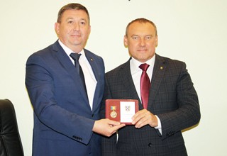 Экс-замглавы Дмитрия Кравцова поблагодарил сити-менеджер г. Шахты