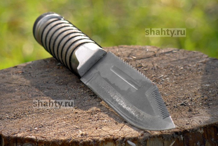 Зарезал женщину и мужчину и напал с ножом еще на двоих, ставших случайными свидетелями