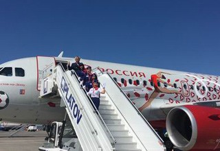 В аэропорт «Платов» прилетел самолет с ливреей на спортивную тематику