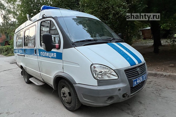 В Шахтах парень угнал автомобиль у знакомого: покатался и бросил на улице