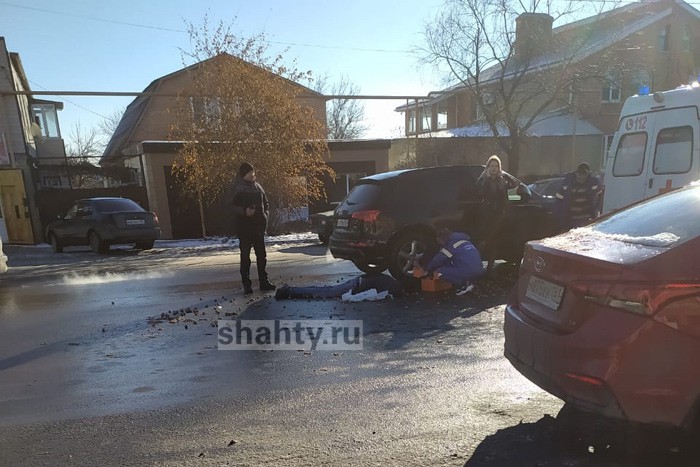 В Шахтах автоледи сбила пешехода в переулке Комиссаровском