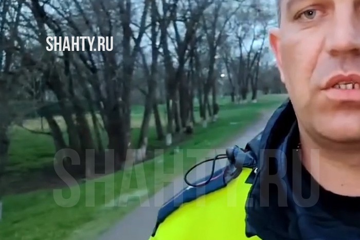 Погибла пассажирка: «семерка» врезалась в дерево в Ростовской области