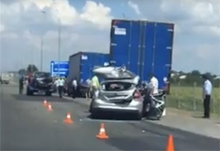 Погибли жена и мать в страшном ДТП на трассе — водитель потерял сознание [Видео]