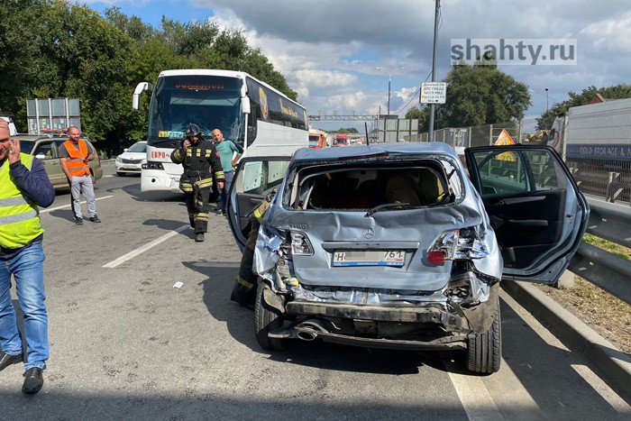 Автобус с детьми из г. Шахты попал в аварию на трассе М-4 «Дон»