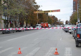 Оцепили центр г. Шахты возле ЦУМа из-за найденного предмета