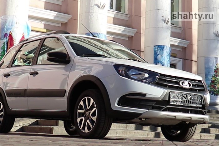 В Шахтах купили автомобиль для спортивной школы № 5 за счет города