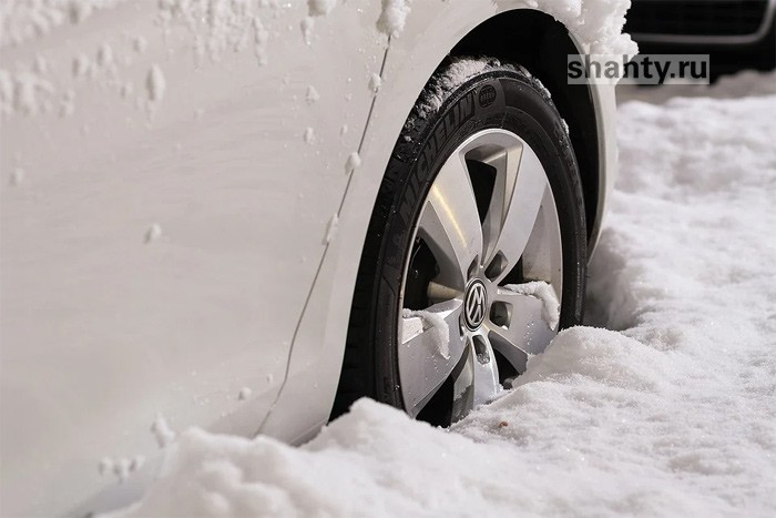 В Шахтах украли ВАЗ, припаркованный во дворе многоквартирного дома