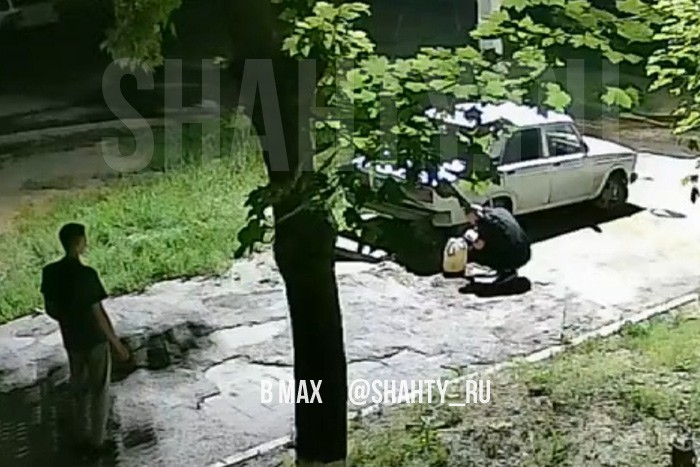 В г. Шахты на ХБК по ночам сливают бензин с автомобилей