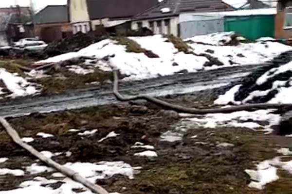 Воды не было неделю у жителей г. Шахты [Видео]