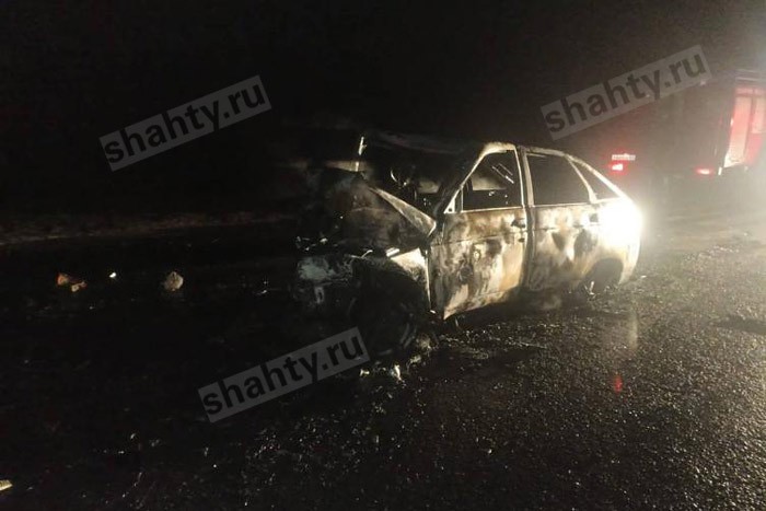 Сгорели в страшном ДТП два водителя в Ростовской области