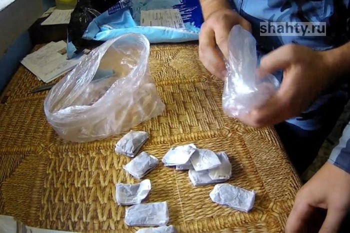 Жительница Шахт отправила 12 сим-карт в чайных пакетиках в исправительную колонию