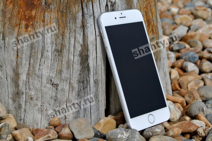 Украли телефон на АЗС и сняли 100 тысяч у жителя Ростовской области