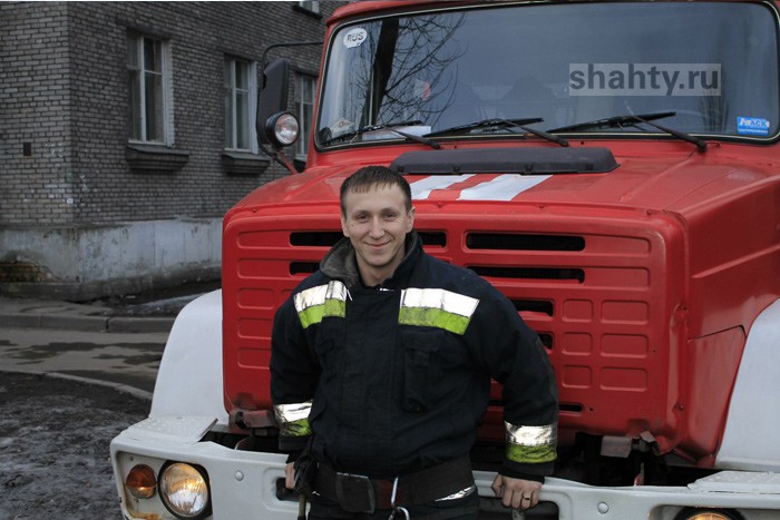 Пожарный из Шахт Илья Белецкий погиб во время пожара на Невской мануфактуре