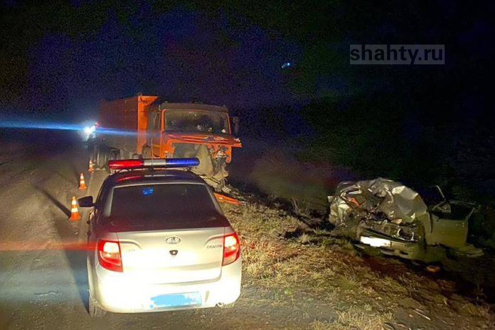 Погиб водитель ВАЗа, врезавшись лоб в лоб в «Камаз» во время обгона на трассе