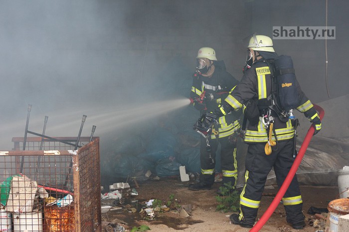 В Шахтах сгорели дома в переулке Сокольническом, а также на улицах Столетово и Нариманова