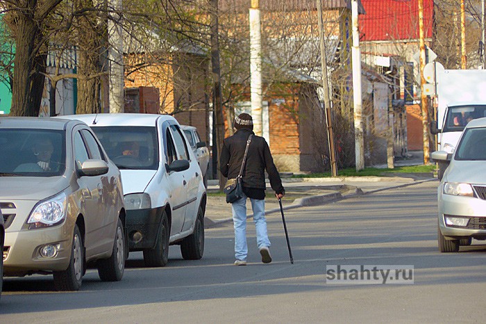 Попрошайки в Шахтах одолевают горожан на улицах