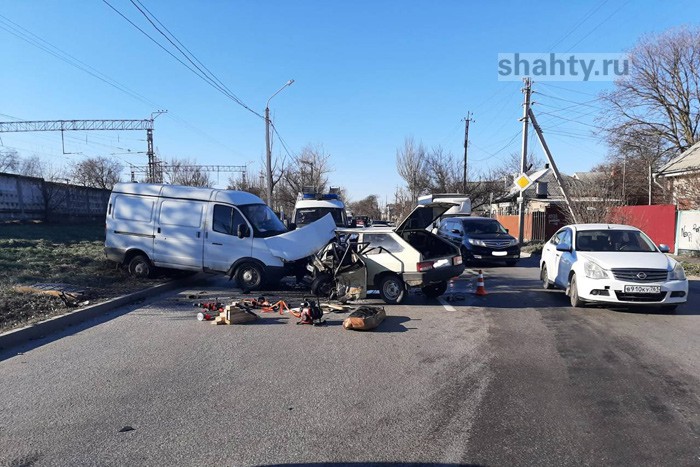 Погиб водитель «восьмерки», спровоцировав массовое ДТП в Ростове-на-Дону