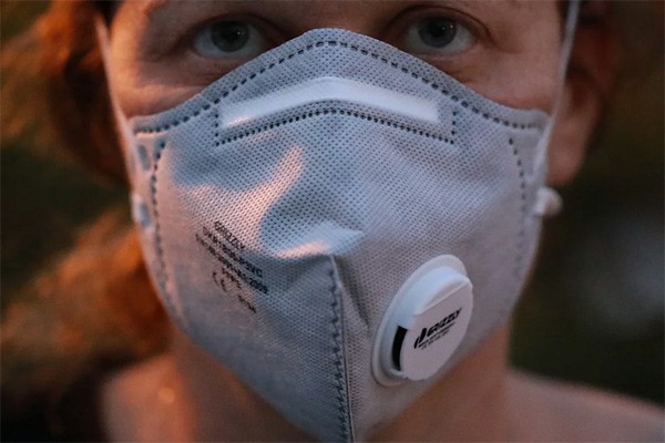 В г. Шахты масок нет, но их начали выпускать две шахтинские фирмы