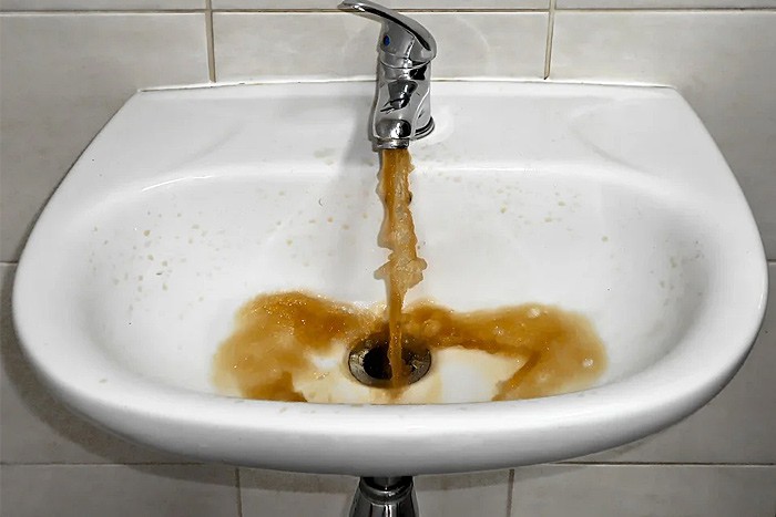 В Шахтах из-за некачественной воды сломался анализатор крови в лаборатории БСМП