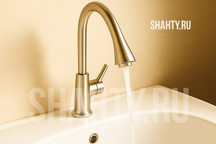 В г. Шахты на три дня отключат воду в связи переподключением водовода