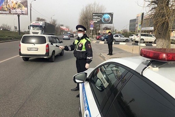 Сотрудники ГИБДД наденут маски и перчатки для защиты от коронавируса
