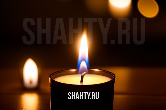 Погибла 90-летняя женщина из-за зажженной свечи перед иконой в Ростовской области