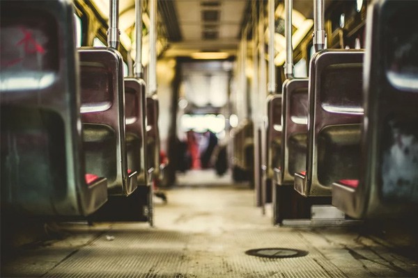 На ходу загорелся автобус с пассажирами в Новочеркасске
