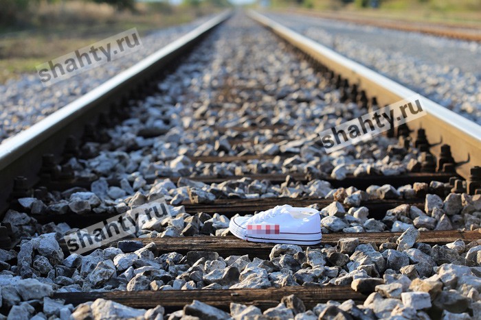 Погибла 31-летняя девушка под колесами поезда в Ростовской области