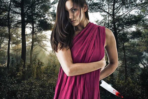 Дочь зарезала отца, нанеся 60 ударов двумя ножами