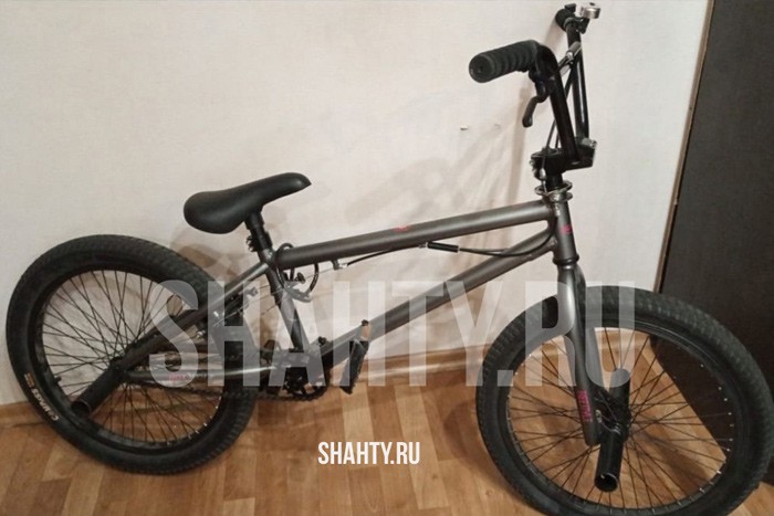 Украли велосипед BMX в Шахтах на улице Разина: за ребенком шел бородач