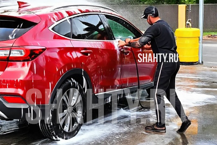 ФСБ: В Шахтах попался на взятке в 2 млн рублей инженер водоканала