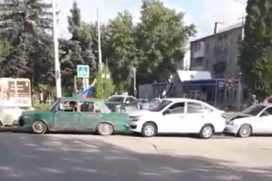 В г. Шахты участники автопробега спровоцировали массовое ДТП [Видео]
