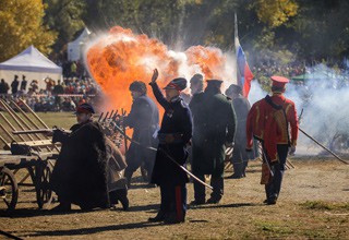 Историческую реконструкцию «Оборона Таганрога» посетили 30 тысяч зрителей [Фото]