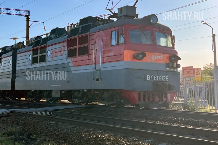 Закроют для проезда транспорта железнодорожный переезд в поселке Каменоломни