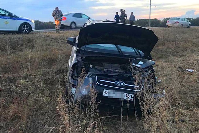 На дороге Шахты — Раздорская перевернулся кроссовер KIA Sportage: пострадали женщины