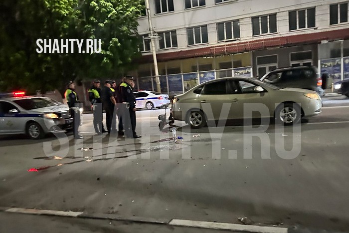 ДТП в центре г. Шахты: пострадал мужчина на электросамокате