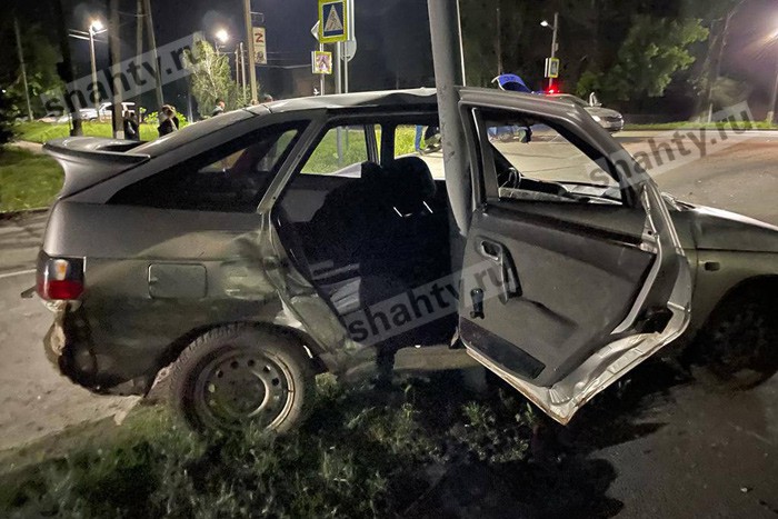 Погиб 20-летний пассажир: парни катались без прав на машине и попали в ДТП