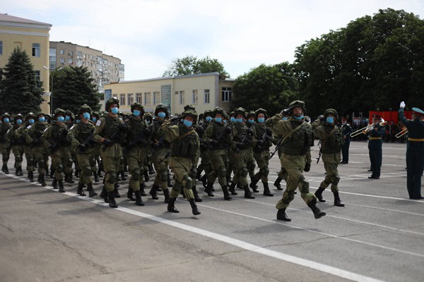 Без зрителей пройдут парады Победы в Ростовской области