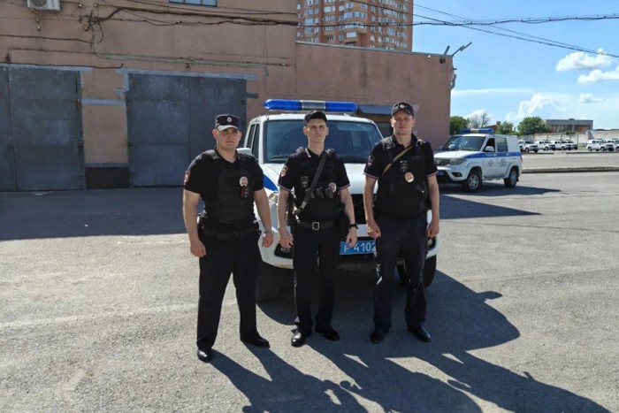 Полицейские помогли доставить лекарство бабушке жителя Ростова